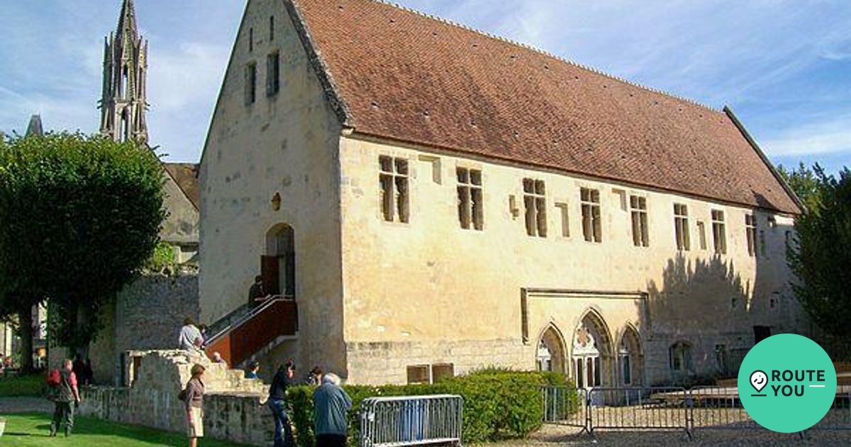 Château royal de Senlis et prieuré Saint-Maurice - Château | RouteYou