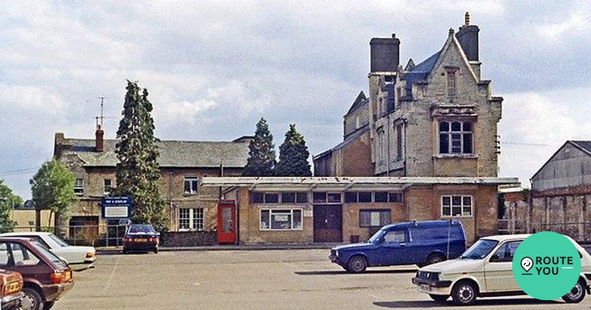 Cirencester Town railway station - Trainstation | RouteYou