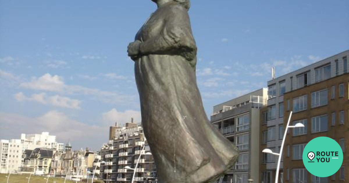 Beeld De Vissersvrouw Monument RouteYou